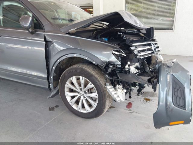 3VV1B7AX1KM064598 Volkswagen Tiguan 2.0t S