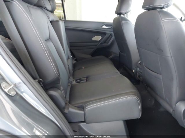 3VV1B7AX1KM064598 Volkswagen Tiguan 2.0t S