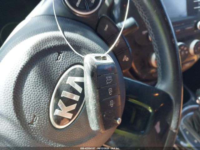 KNDJX3A53F7203170 KIA Soul !