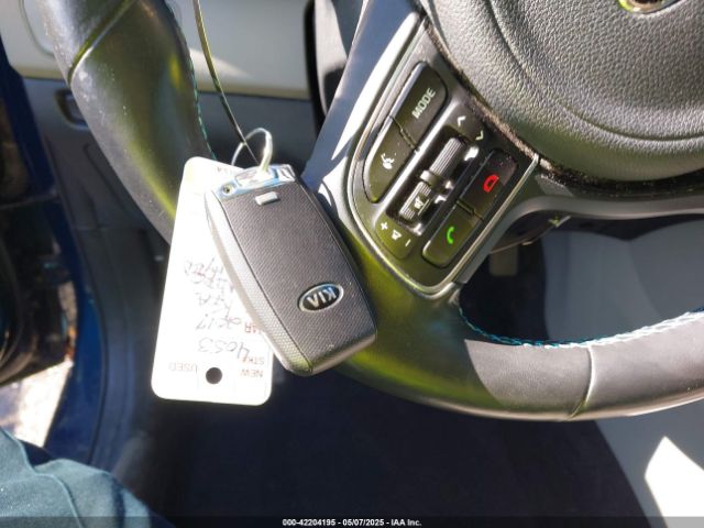 KNDCE3LC1H5081093 KIA Niro Touring