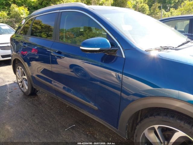 KNDCE3LC1H5081093 KIA Niro Touring