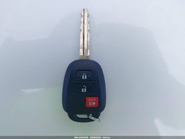 JTMRFREV0HD202243 Toyota Rav4 Xle