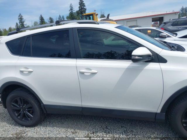 JTMRFREV0HD202243 Toyota Rav4 Xle