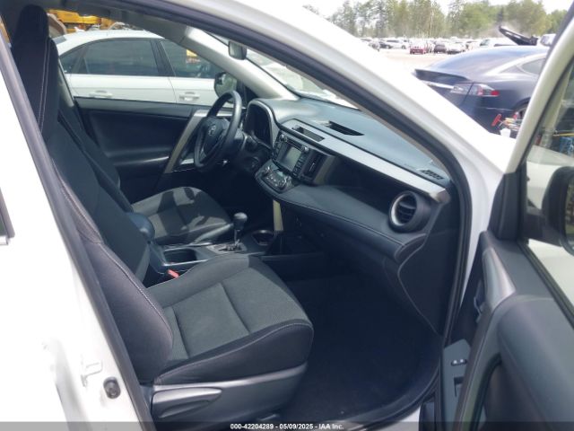 JTMRFREV0HD202243 Toyota Rav4 Xle