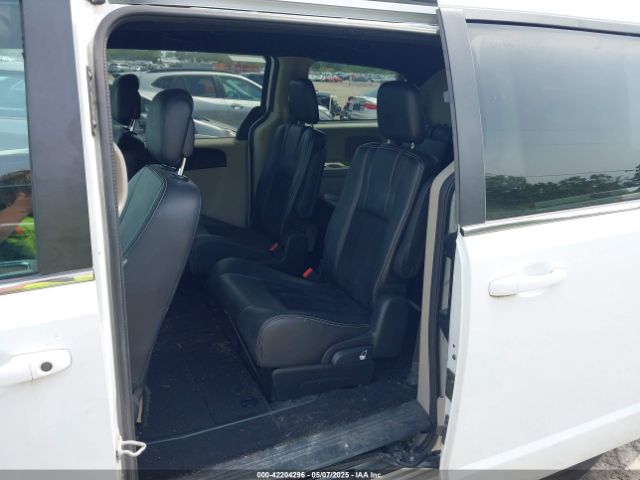 2C4RDGCG3JR325827 Dodge Grand Caravan Sxt
