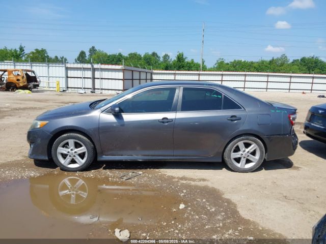 4T1BF1FKXEU446366 Toyota CAMRY SE