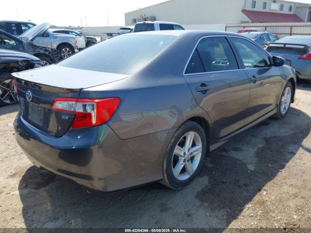 4T1BF1FKXEU446366 Toyota CAMRY SE
