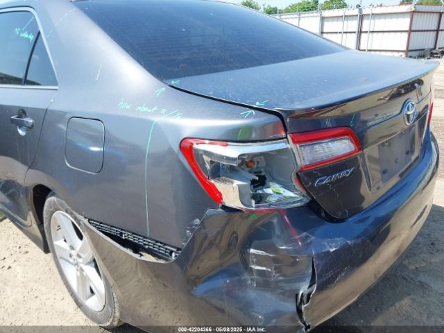 4T1BF1FKXEU446366 Toyota CAMRY SE