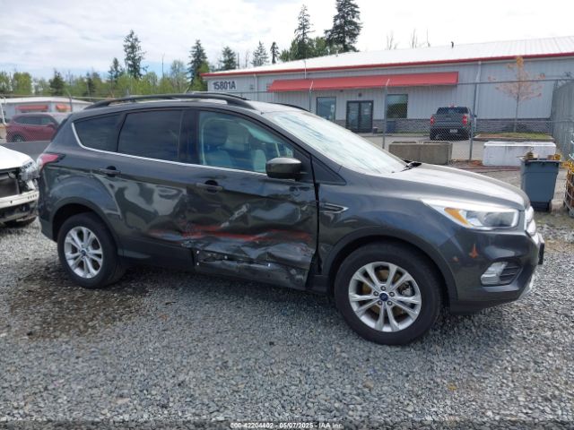 1FMCU9GD1JUC36399 Ford ESCAPE SE