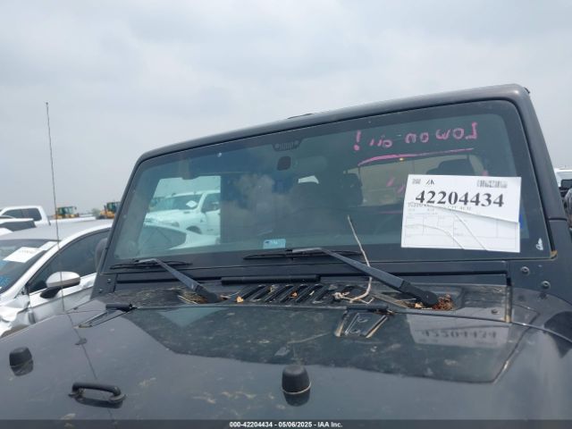 1C4BJWDG0EL290441 Jeep Wrangler Unlimited Sport