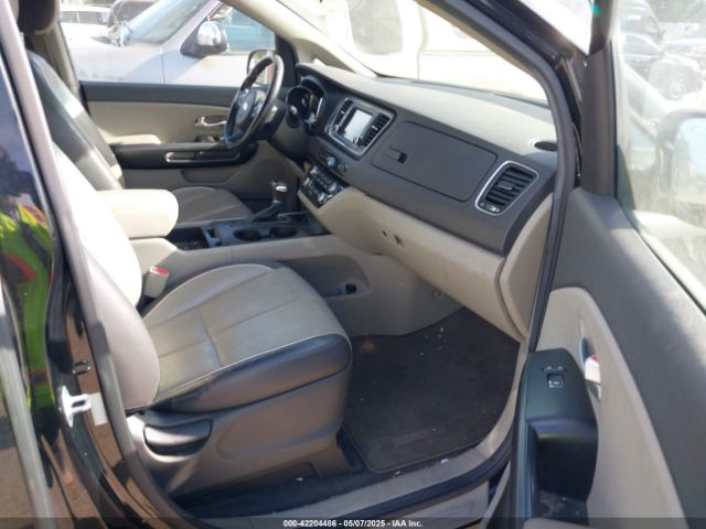 KNDMB5C17H6252737 KIA SEDONA LX