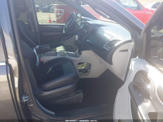 2C4RDGCG6HR761355 Dodge Grand Caravan Sxt