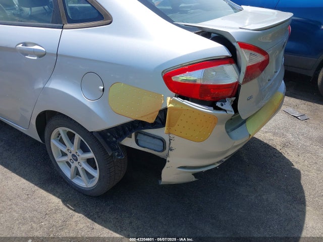 3FADP4BJ0KM133096 Ford FIESTA SE