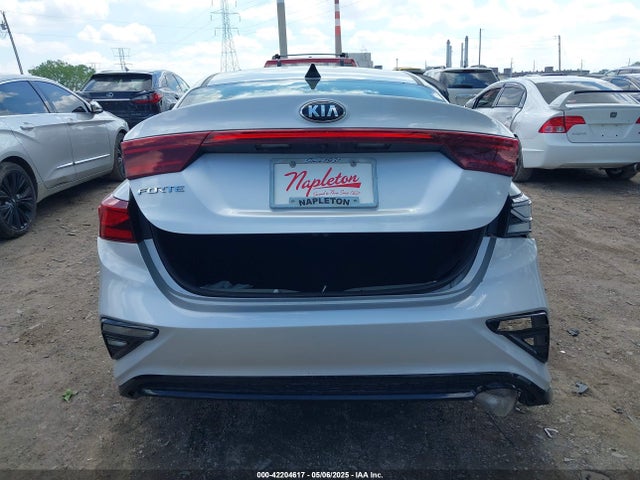 3KPF24AD4ME302515 KIA Forte Lxs