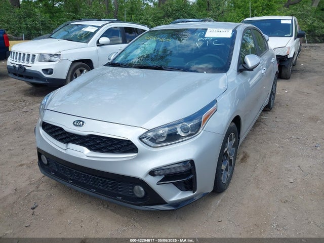 3KPF24AD4ME302515 KIA Forte Lxs