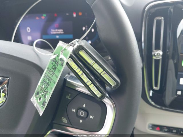 YV4L12UL7R2215271 Volvo Xc40 B5 Plus Dark Theme