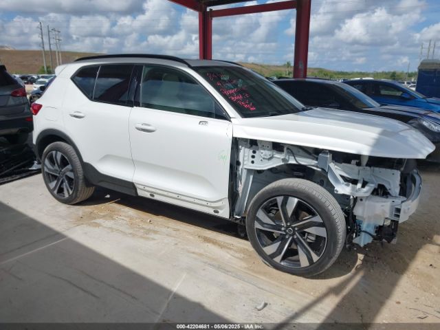 YV4L12UL7R2215271 Volvo Xc40 B5 Plus Dark Theme