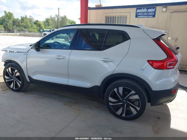 YV4L12UL7R2215271 Volvo Xc40 B5 Plus Dark Theme