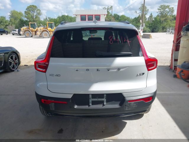 YV4L12UL7R2215271 Volvo Xc40 B5 Plus Dark Theme