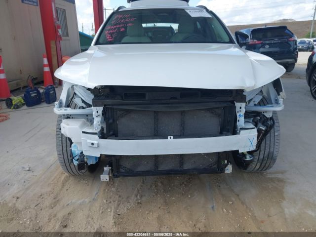 YV4L12UL7R2215271 Volvo Xc40 B5 Plus Dark Theme