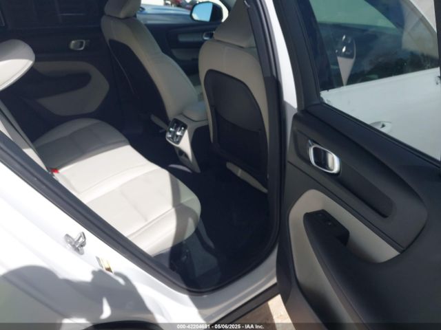 YV4L12UL7R2215271 Volvo Xc40 B5 Plus Dark Theme