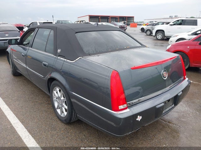 2011 CADILLAC DTS 1G6KD5E6XBU131250 Photo 2