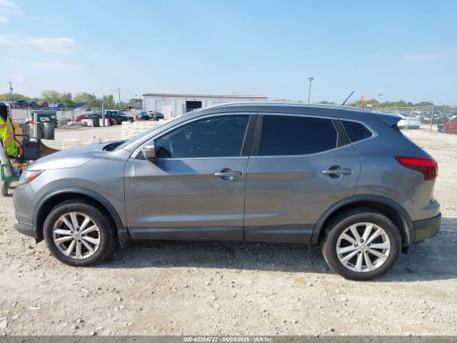 JN1BJ1CPXHW031997 Nissan Rogue Sport Sv