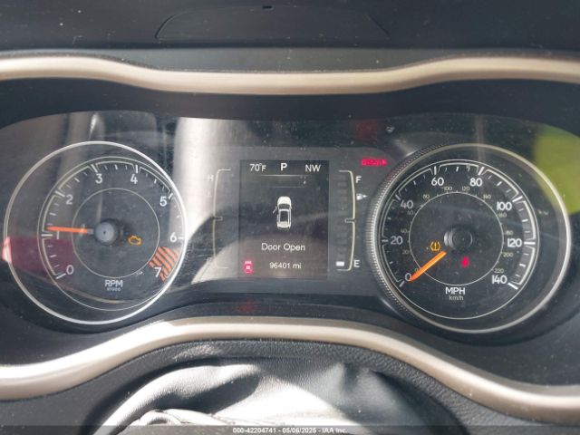 1C4PJMCB3FW719832 Jeep Cherokee Latitude Altitude