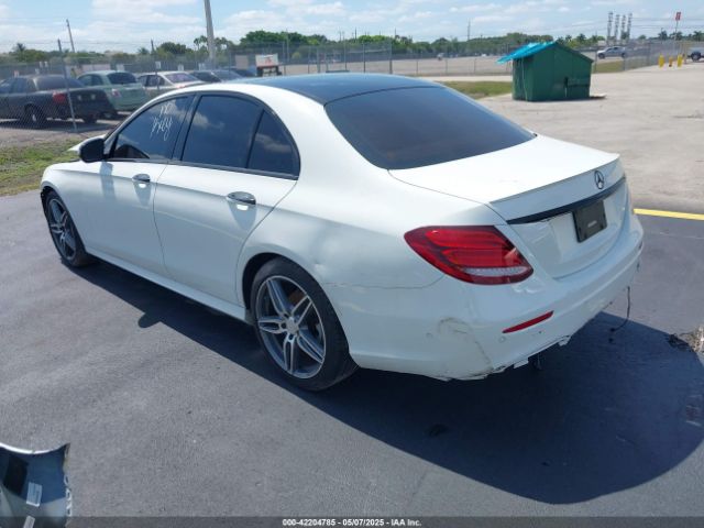 2018 MERCEDES-BENZ E 300 WDDZF4KB0JA370037 Photo 2