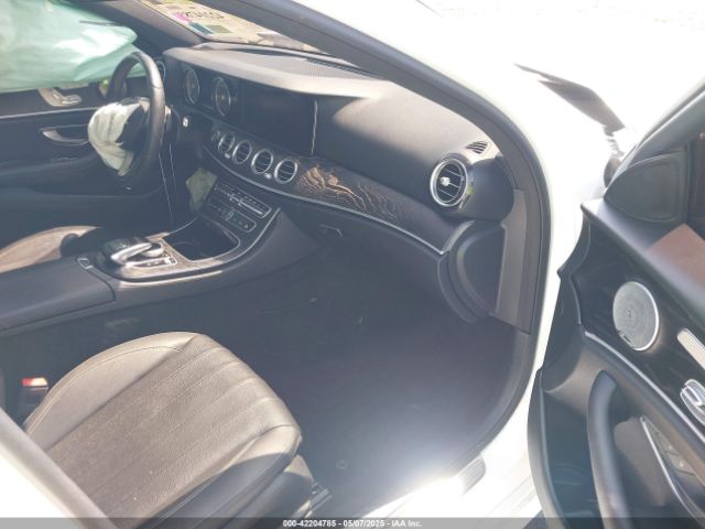 2018 MERCEDES-BENZ E 300 WDDZF4KB0JA370037 Photo 4