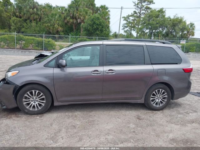 5TDYZ3DC0LS024959 Toyota SIENNA XLE