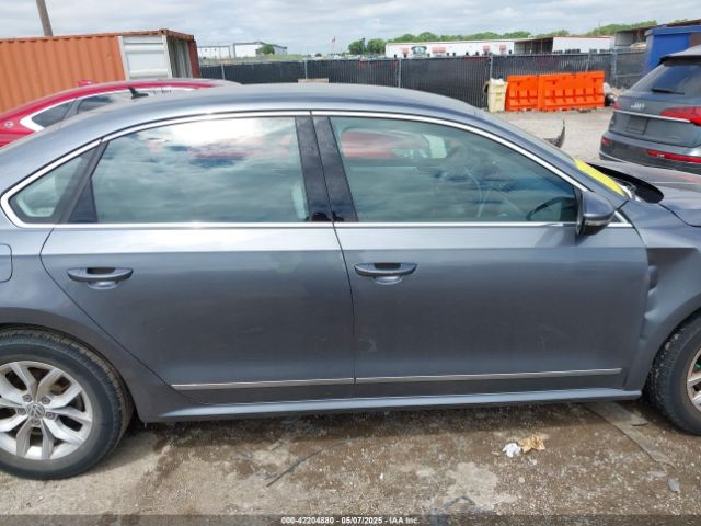 1VWAT7A32HC085122 Volkswagen Passat 1.8t S