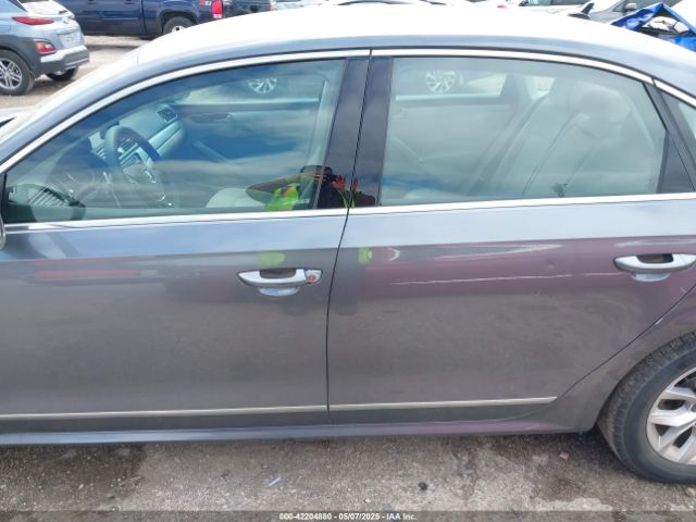 1VWAT7A32HC085122 Volkswagen Passat 1.8t S