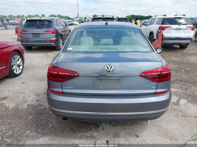 1VWAT7A32HC085122 Volkswagen Passat 1.8t S