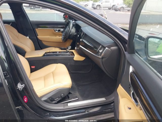 LVY982AKXJP032631 Volvo S90 T5 Momentum