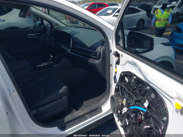 5XYK33DF2SG311085 KIA Sportage Ex