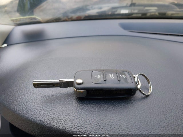 3VWD07AJXEM371105 Volkswagen Jetta 1.8t Se