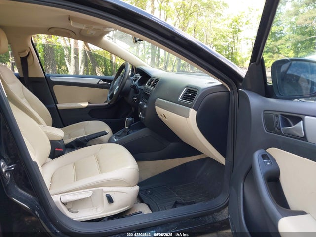 3VWD07AJXEM371105 Volkswagen Jetta 1.8t Se