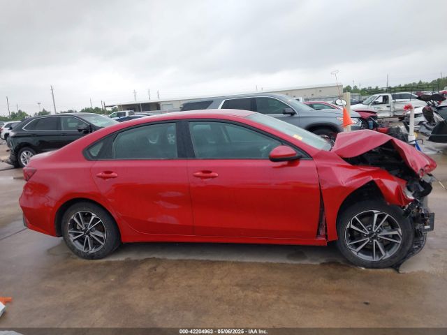 3KPF24AD5NE450111 KIA Forte Lxs