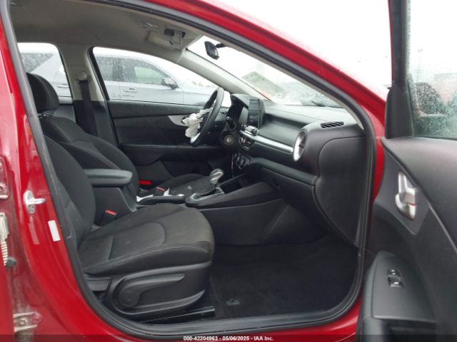 3KPF24AD5NE450111 KIA Forte Lxs
