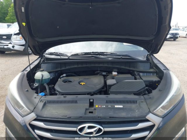 KM8J3CA44HU296655 Hyundai TUCSON SE