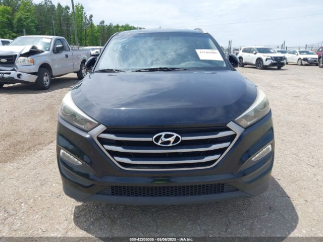 KM8J3CA44HU296655 Hyundai TUCSON SE