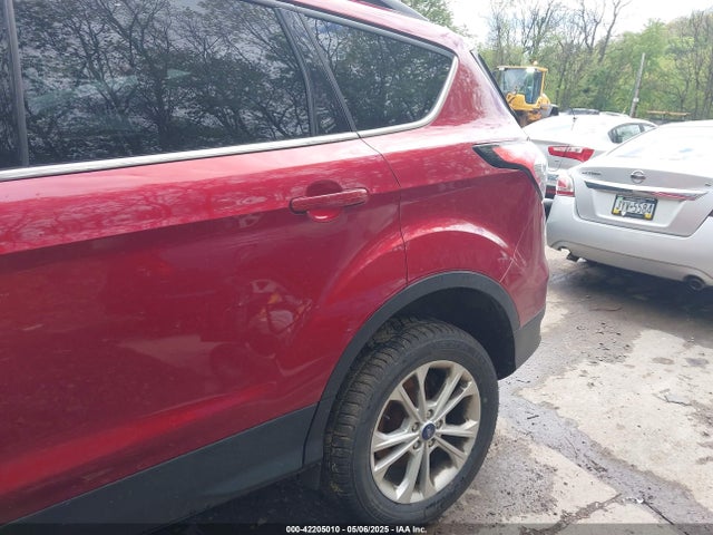 1FMCU9GD4JUD27389 Ford ESCAPE SE