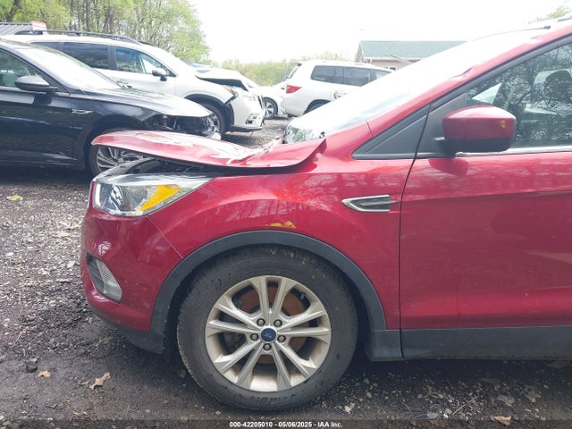 1FMCU9GD4JUD27389 Ford ESCAPE SE