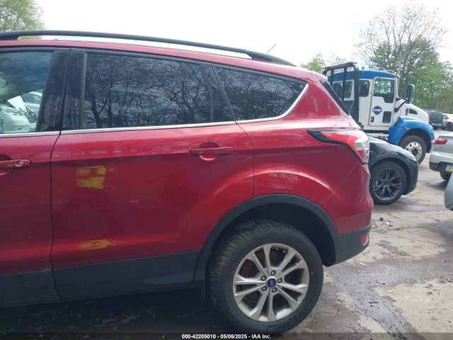 1FMCU9GD4JUD27389 Ford ESCAPE SE