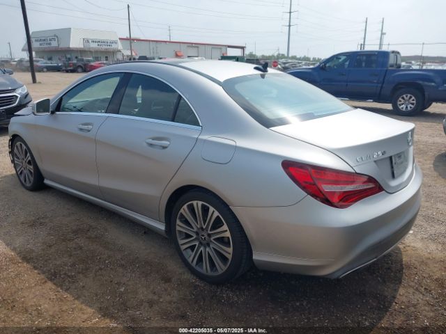 2018 MERCEDES-BENZ CLA 250 WDDSJ4EB4JN617063 Photo 2
