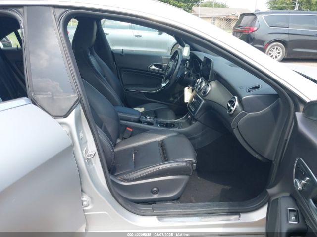 2018 MERCEDES-BENZ CLA 250 WDDSJ4EB4JN617063 Photo 4
