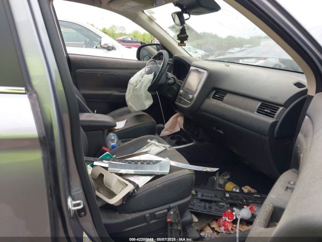 2020 MITSUBISHI OUTLANDER JA4AD3A3XLZ019023 Photo 4
