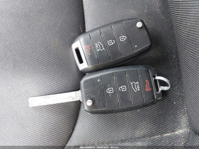 KNDJP3A56F7784583 KIA SOUL +
