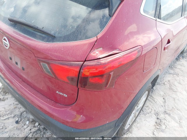 JN1BJ1CR6HW115719 Nissan Rogue Sport S